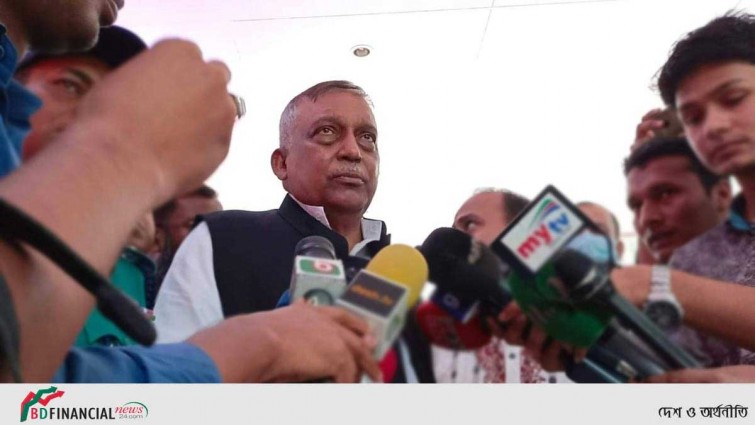 সুনির্দিষ্ট তথ্য ছাড়াই কর্মকর্তাদের ওপর যুক্তরাষ্ট্রের নিষেধাজ্ঞা
