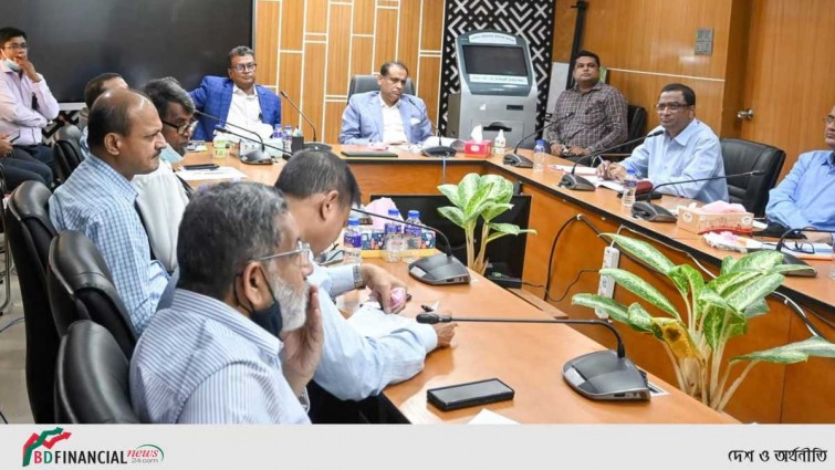 পর্যায়ক্রমে ‘ম্যানুয়াল দাখিলা’ বন্ধের নির্দেশ ভূমিমন্ত্রীর