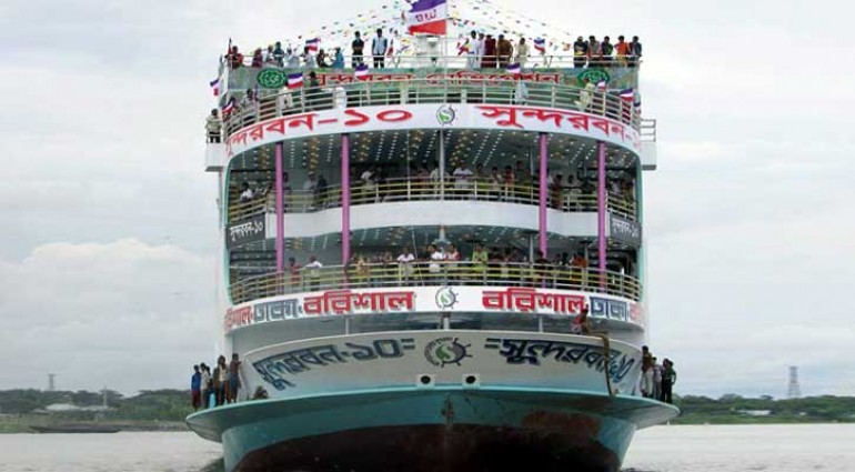 উপচে পড়া ভিড় সদরঘাটে