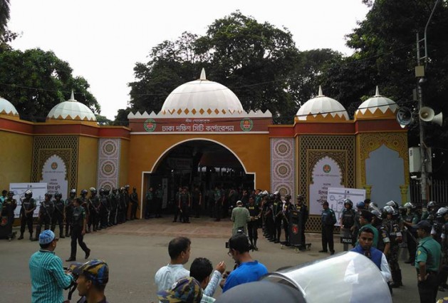 প্রধান ঈদ জামাতে রাষ্ট্রপতিসহ বিশিষ্টজনেরা