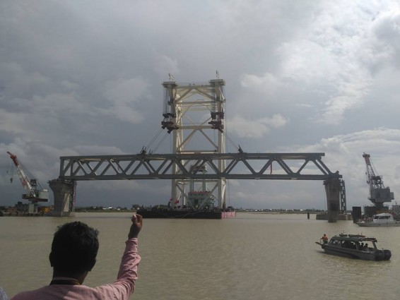 পদ্মায় আরও এক পিলার দৃশ্যমান