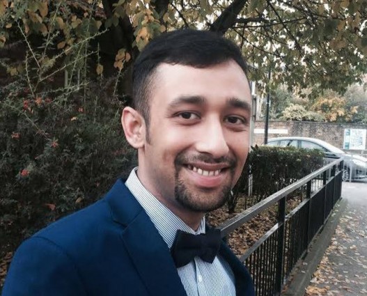 সাংবাদিক মুনজের চৌধুরীর জন্মদিন আজ