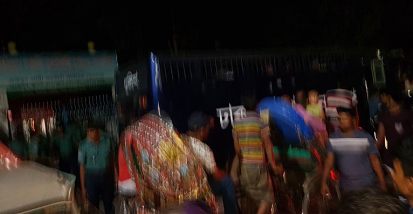 রমনা বিভাগের এডিসি  আশরাফুল ইসলাম এর নেতৃত্বে  নিউমার্কেট এলাকায় মাদকবিরোধী অভিযান