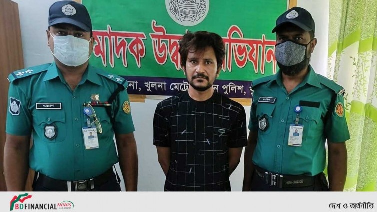 কেএমপি’র মাদক বিরোধী অভিযানে দুই মাদক ব্যবসায়ী গ্রেফতার