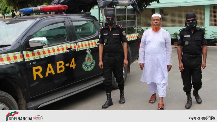 র‌্যাব-৪ এর অভিযানে হাতিরপুল হতে অনিবন্ধিত ও চোরাই মোবাইল ফোনের পার্টস জব্দ