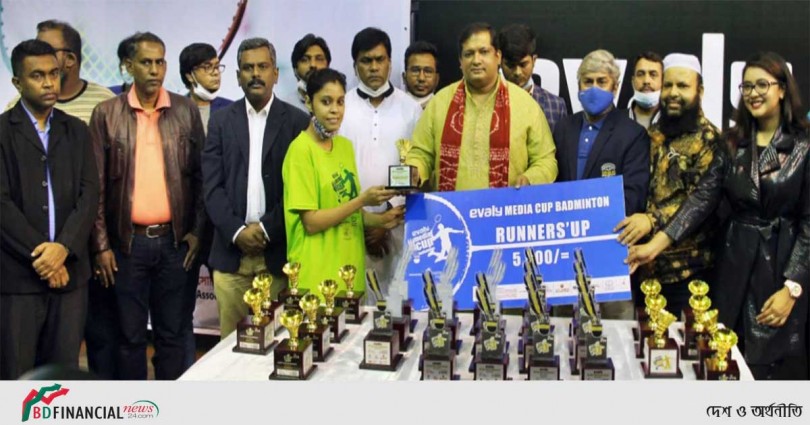 ইভ্যালি মিডিয়া কাপ ব্যাডমিন্টনে দুটি ক্যাটাগরিতে রানার্সআপ সমকাল