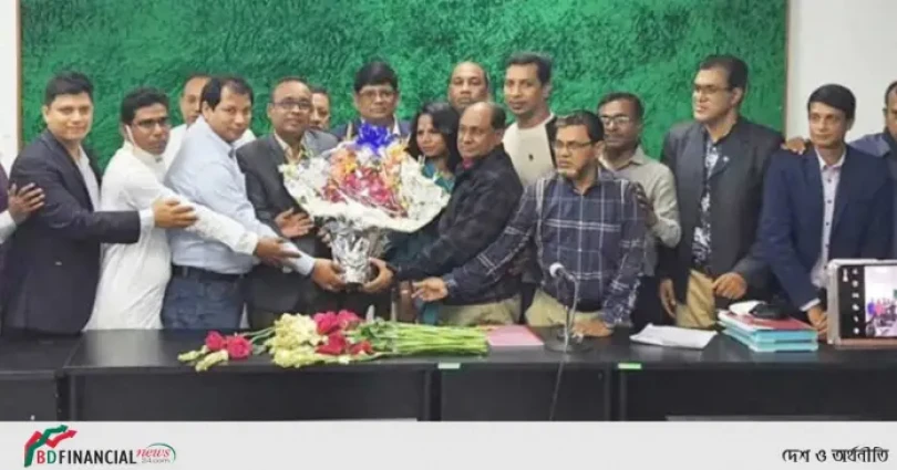 ক্র্যাবের নবনির্বাচিত কমিটিকে দায়িত্ব বুঝিয়ে দিলো বিদায়ী কমিটি
