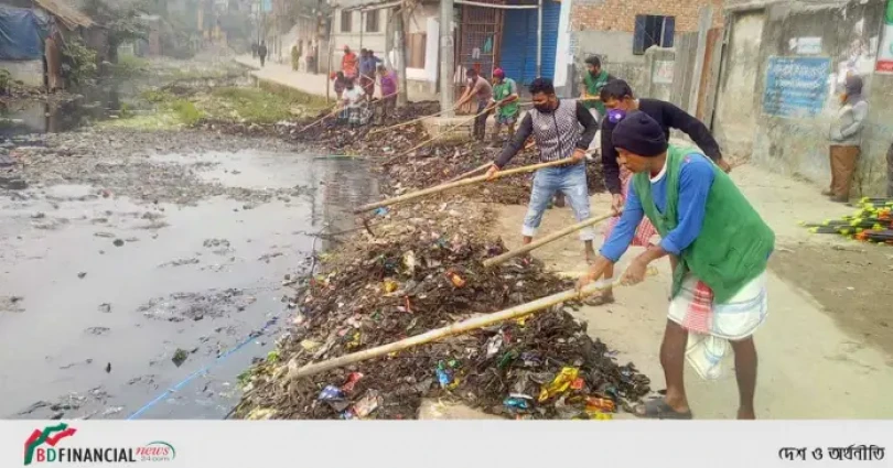 ছুটির দিনেও চলমান ডিএসসিসির বর্জ্য অপসারণ কার্যক্রম