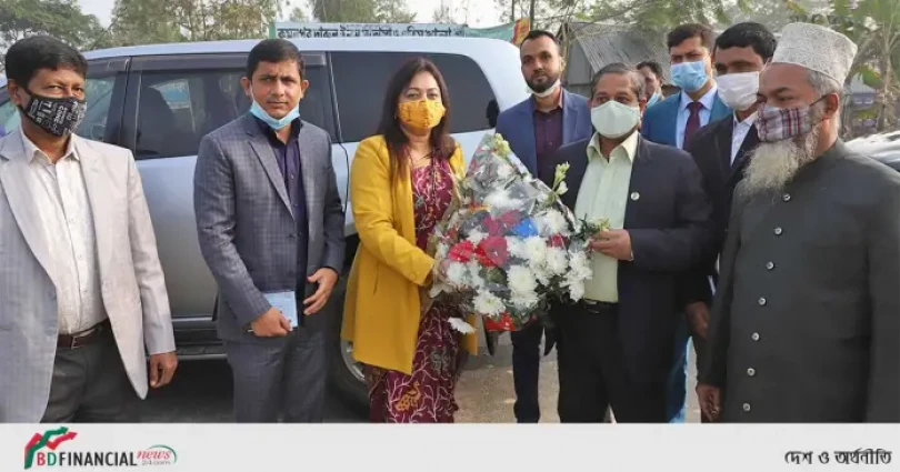 কৃষি প্রণোদনা কর্মসূচীর আওতায় সমলয়ে চাষাবাদের ব্লক প্রদর্শনীর ধানের চারা রোপণ কার্যক্রম উদ্বোধন