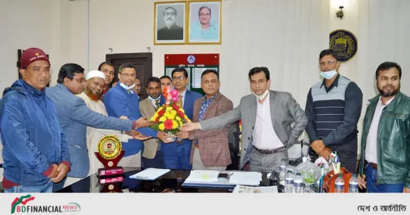 ২৪তম বিসিএস ফোরাম যশোরের উদোগ্যে পুলিশ সুপার যশোর কে বিদায় সংবর্ধনা প্রদান