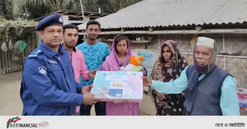 জেলা পুলিশের পক্ষ থেকে সদ্য ভূমিষ্ঠ ১৪ (চৌদ্দ) টি কন্যা শিশুর পরিবারকে পাঠানো হলো ফুল ও নতুন পোশাক