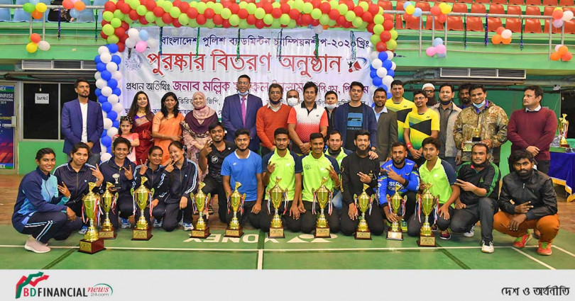 বাংলাদেশ পুলিশ ব্যাডমিন্টনে অফিসার দ্বৈত ম্যাচে চ্যাম্পিয়ন পুলিশ হেডকোয়ার্টার্স