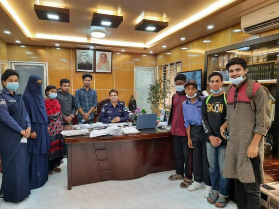 মেধাবী শিক্ষার্থীদের সার্বিক সহযোগীতার হাত বাড়িয়ে দিলেন চুয়াডাঙ্গার  পুলিশ সুপার জাহিদুল  ইসলাম