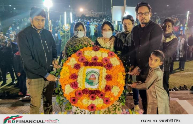 রাজবাড়ীতে শহীদ দিবস ও আন্তর্জাতিক মাতৃভাষা দিবসে শ্রদ্ধা জানালেন জেলা প্রশাসক ও পু‌লিশ সুপার