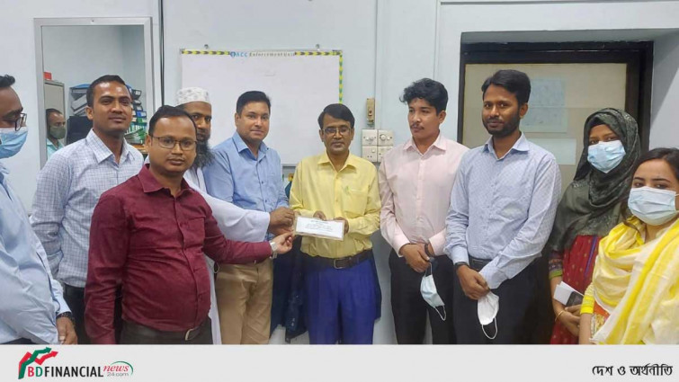 অসুস্থ ২ সহকর্মীর পাশে দুদক সার্ভিস অ্যাসোসিয়েশন