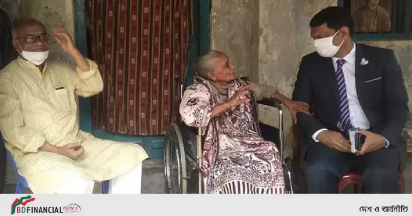 ৭১ এর ৩ মার্চ রংপুরে শহীদ  শঙ্কু সমজদার এর বাড়িতে জেলা প্রশাসক আসিব আহসান