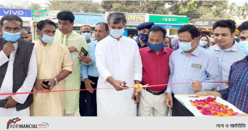 এমপি নূর মোহাম্মদ কটিয়াদী সরকারি উচ্চ বিদ্যালয়ের প্রধান ফটক উদ্বোধন করলেন