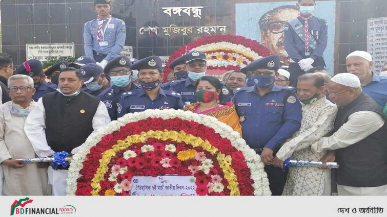 ঐতিহাসিক ৭ মার্চে পটুয়াখালীতে বঙ্গবন্ধুর প্রতিকৃতিতে পুষ্পস্তবক অর্পণ