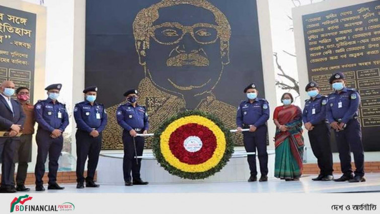 ঐতিহাসিক ৭ই মার্চে ময়মনসিংহ পুলিশের পুষ্পস্তবক অর্পণ