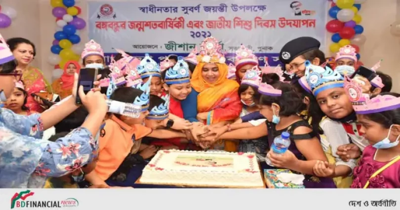 শিশু‌দের‌কে বঙ্গবন্ধু এবং মু‌ক্তিযু‌দ্ধের গল্প শোনা‌লো পুনাক