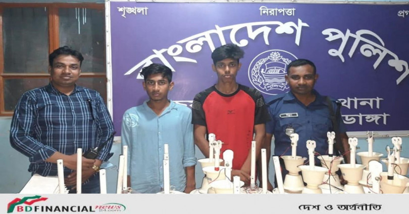 যুব উন্নয়ন অধিদপ্তরের ৩০ ফ্যান উদ্ধার, ২ জনকে গ্রেফতার করেছে চুয়াডাঙ্গা  জেলা পুলিশ