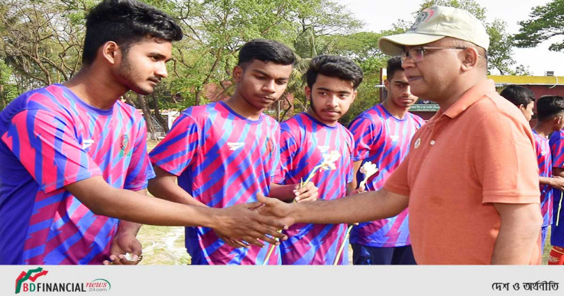 গাজীপুর সেনানিবাসে বাংলাদেশ সমরাস্ত্র কারখানার সহযোগিতায় “মুজিববর্ষ আন্তঃস্কুল ফুটবল প্রতিযোগিতা-২০২১”এর উদ্বোধন