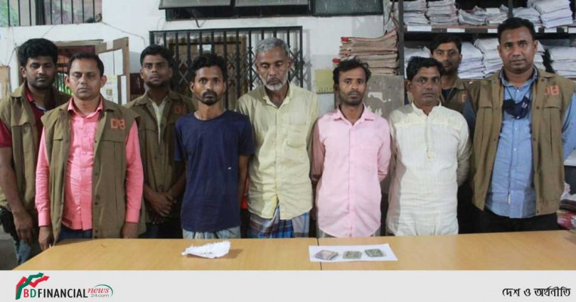শরীয়তপুর জেলা পুলিশের কর্মতৎপরতায় ডাকাতির ঘটনায় গ্রেফতার ৪