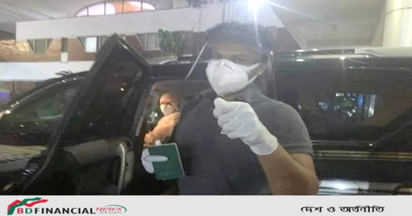 সাংবাদিকদের চোখ ফাঁকি দিয়ে বাসায় চলে গেলেন সাকিব