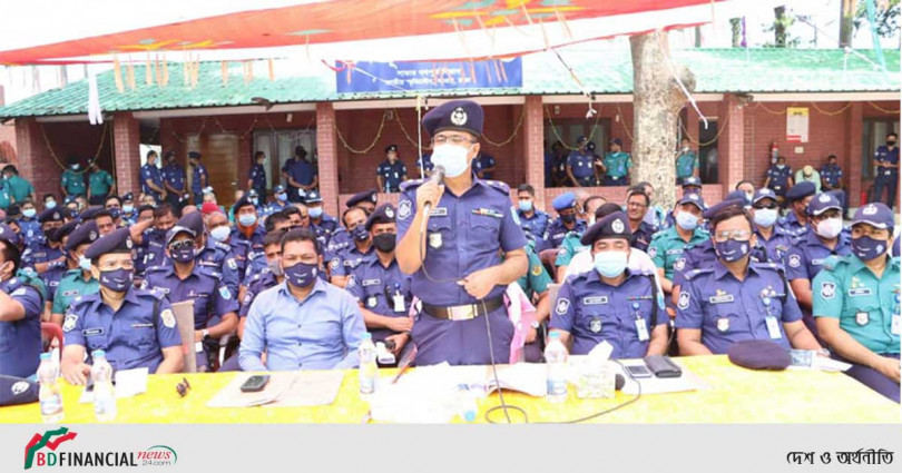 ভিভিআইপিদের নিরাপত্তা ও আইন-শৃঙ্গখলা রক্ষার্থে নিয়োজিত পুলিশ অফিসার ও ফোর্সদের ব্রিফিং দিলেন ঢাকা জেলার পুলিশ সুপার