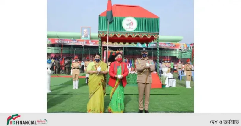 প্যারেড পরিদর্শন এবং কুচকাওয়াজে সালাম গ্রহণ করলেন নরসিংদীর জেলা প্রশাসক