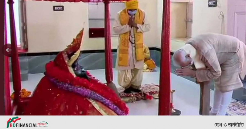মতুয়া সম্প্রদায়ের মতুয়া সম্প্রদায়ের মন্দির পরিদর্শন এবং পূজা দিলেন মোদী