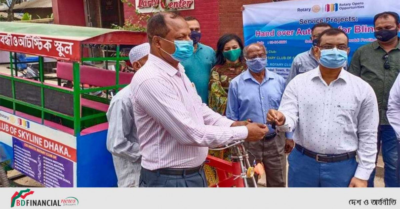 ভোলায় বুদ্ধি প্রতিবন্ধি স্কুলের শিক্ষার্থীদের দেয়া হলো স্কুল ভ্যান