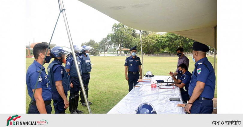 রায়ট ড্রিল ও আর্মস হ্যান্ডেলিং প্রশিক্ষণের উদ্বোধন করলেন কুষ্টিয়ার পুলিশ সুপার