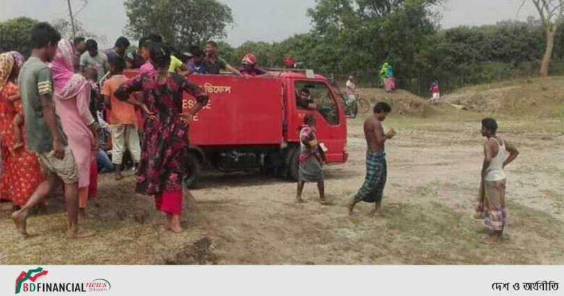 তেঁতুলিয়ায় বালি চাপায় পাথর শ্রমিকের মৃত্যু