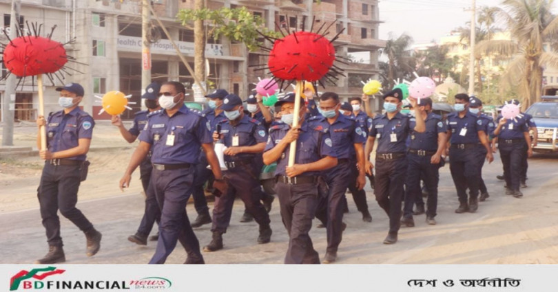রাস্তায় ঘুরে বেড়াচ্ছে করোনা ভাইরাস!