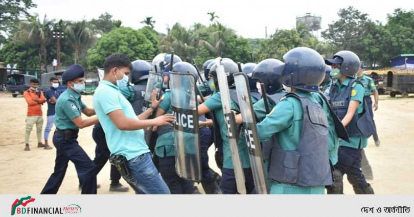 সিলেট মেট্রোপলিটন পুলিশের ক্রাউড কন্ট্রোল ড্রিল অনুশীলন