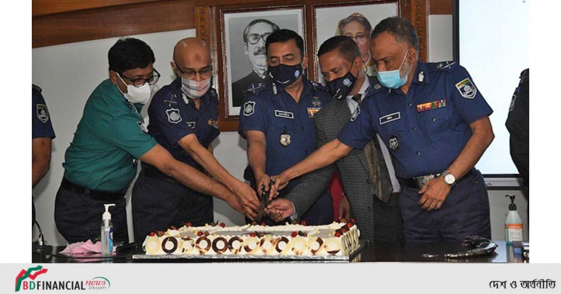 ড. বেনজীর আহমেদ এর বলিষ্ঠ নেতৃত্বে গত এক বছরে এগিয়ে চলেছে বাংলাদেশ পুলিশ