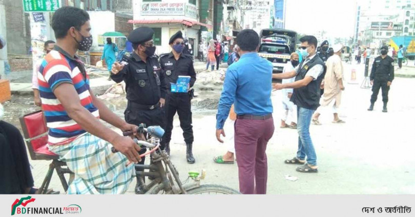 করোনা মোকাবেলায় সচেতনতা মূলক র‌্যাব-১০ এর ভ্রাম্যমাণ আদালতের কার্যক্রম অব্যাহত