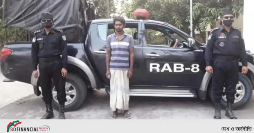 মাদারীপুরে হেরোইন ও ইয়াবাসহ ১ মাদক ব্যবসায়ীকে  গ্রেফতার করছে র‌্যাব-৮