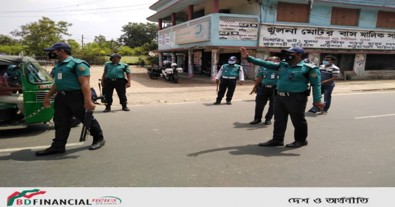 লক ডাউন বাস্তবায়নে নিরলসভাবে কাজ করছে খুলনা মেট্রোপলিটন পুলিশ