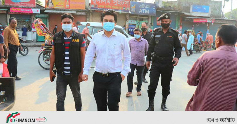 সরকারি নির্দেশনা প্রতিপালন নিশ্চিতকরণে রংপুর জেলা প্রশাসনের মোবাইল কোর্ট পরিচালনা
