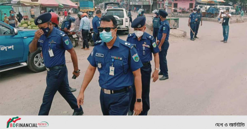 বেড়া থানা এলাকায় পুলিশী মহড়া অনুষ্ঠিত