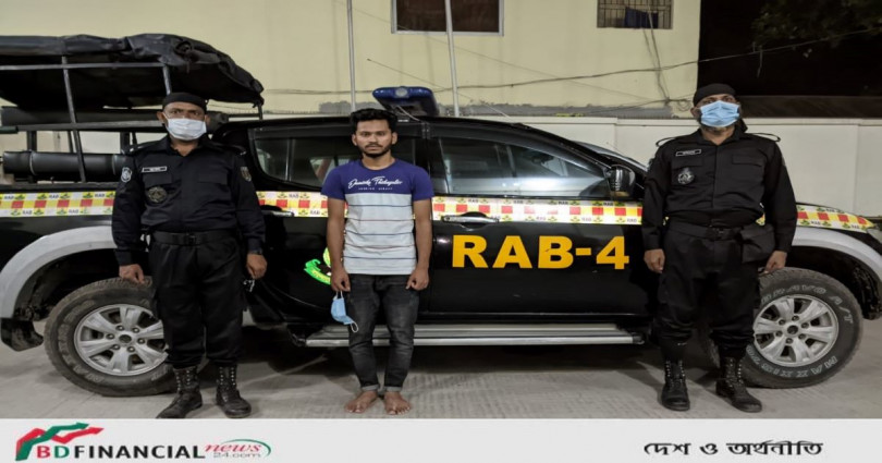 ঘরে ঢুকে তরুণীকে ধর্ষণের ঘটনায় পলাতক আসামীকে গ্রেফতার করেছে র‍্যাব-৪