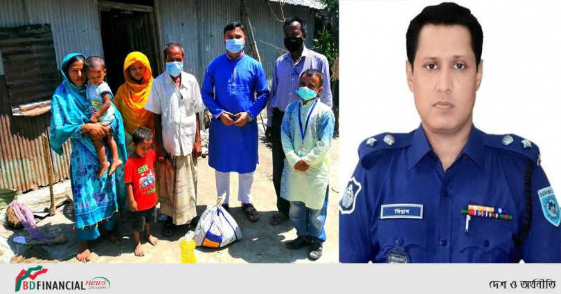 ভ্যানচালকের বাড়িতে ১ মাসের বাজার পৌঁছে দিলেন এসপি বিপ্লব কুমার সরকার