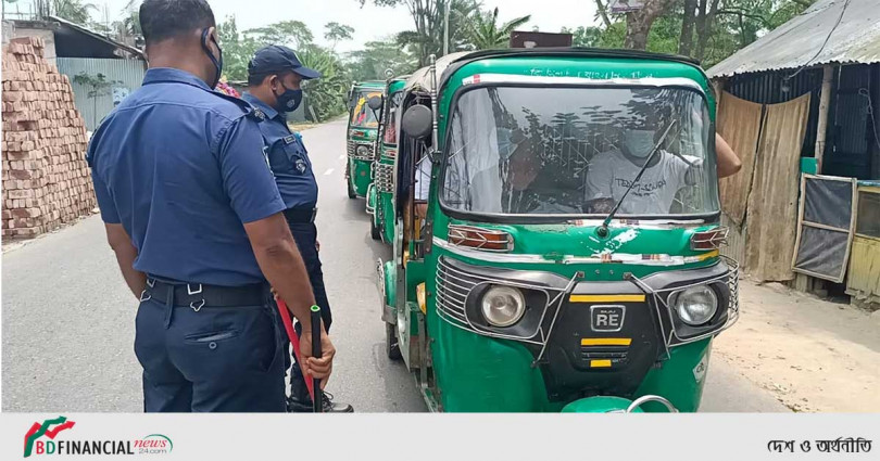 লকডাউন কার্যকর করতে চাঁদপুর জেলা পুলিশের নিরলস প্রচেষ্টা