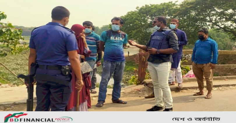 অহিংস 'গান্ধীগিরি' কৌশল বেছে নিয়েছেন রাঙ্গুনিয়া-রাউজান সার্কেলের সহকারী পুলিশ সুপার
