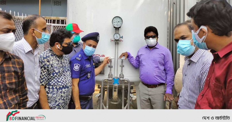 বগুড়ায় সেন্ট্রাল অক্সিজেন লাইনের উদ্বোধন করলেন জেলা প্রশাসক
