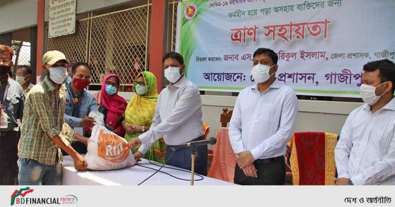 গাজীপুরে গণপরিবহন শ্রমিকদের জন্য খাদ্য সহায়তা