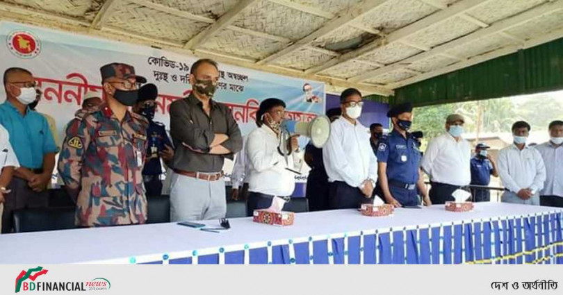 বাঘাইছড়িতে অসহায়দের মাঝে প্রধানমন্ত্রীর ত্রাণ সহায়তা বিতরণ