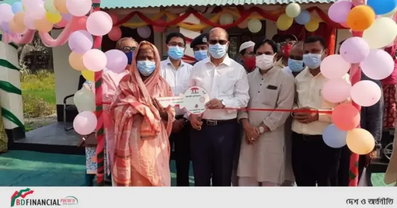 জয়পুরহাটে পাকা ঘর পেল দুই পরিবার